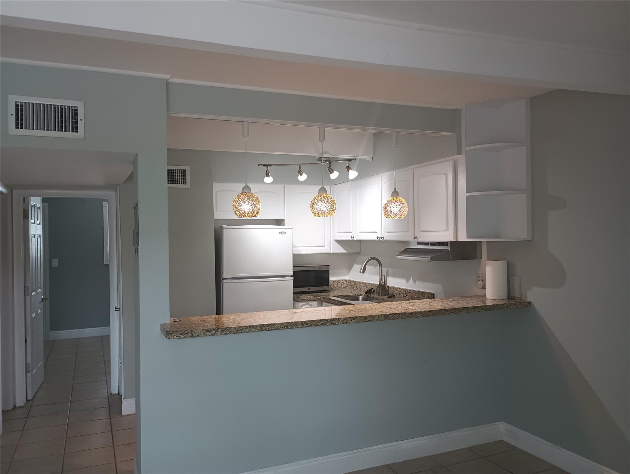 2124 NE 5th Ave 209