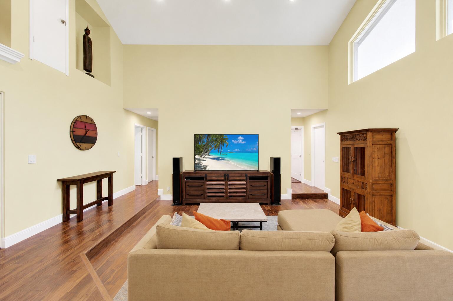 TROPIC PALMS - Residential