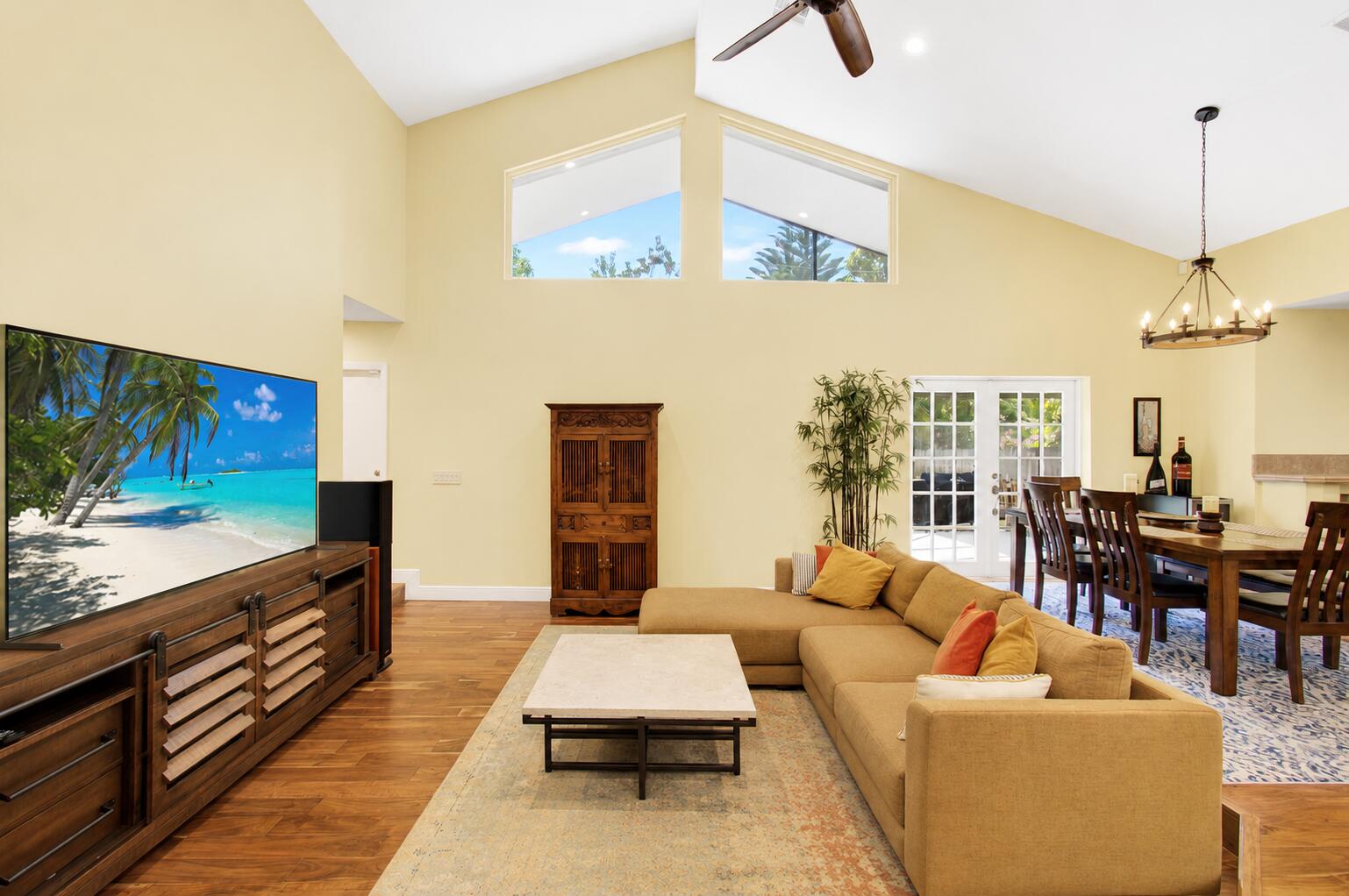 TROPIC PALMS - Residential