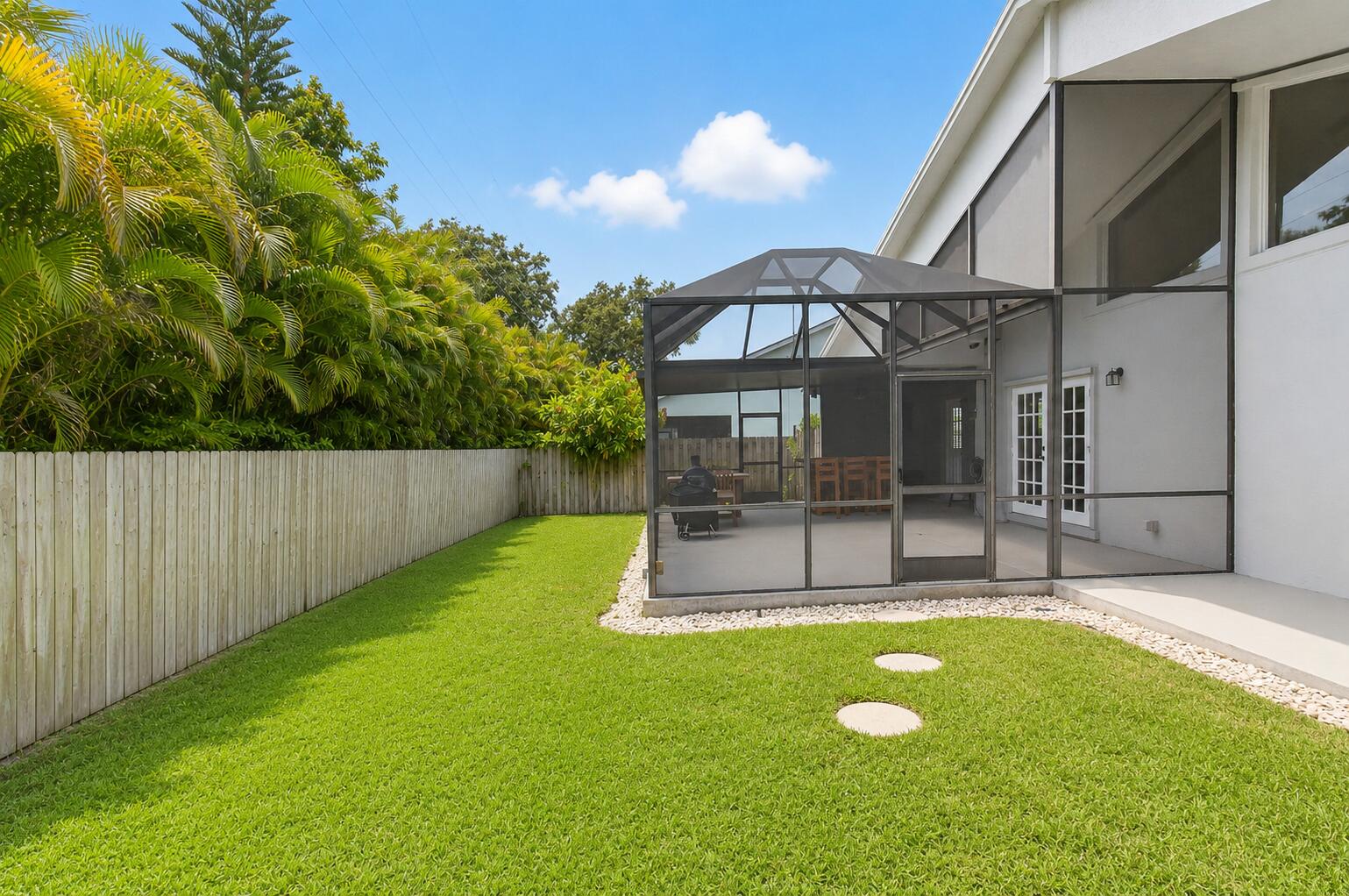 TROPIC PALMS - Residential