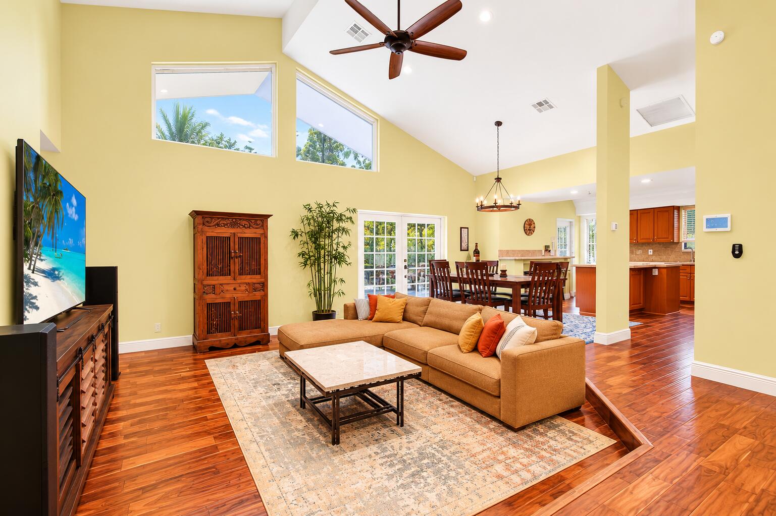 TROPIC PALMS - Residential