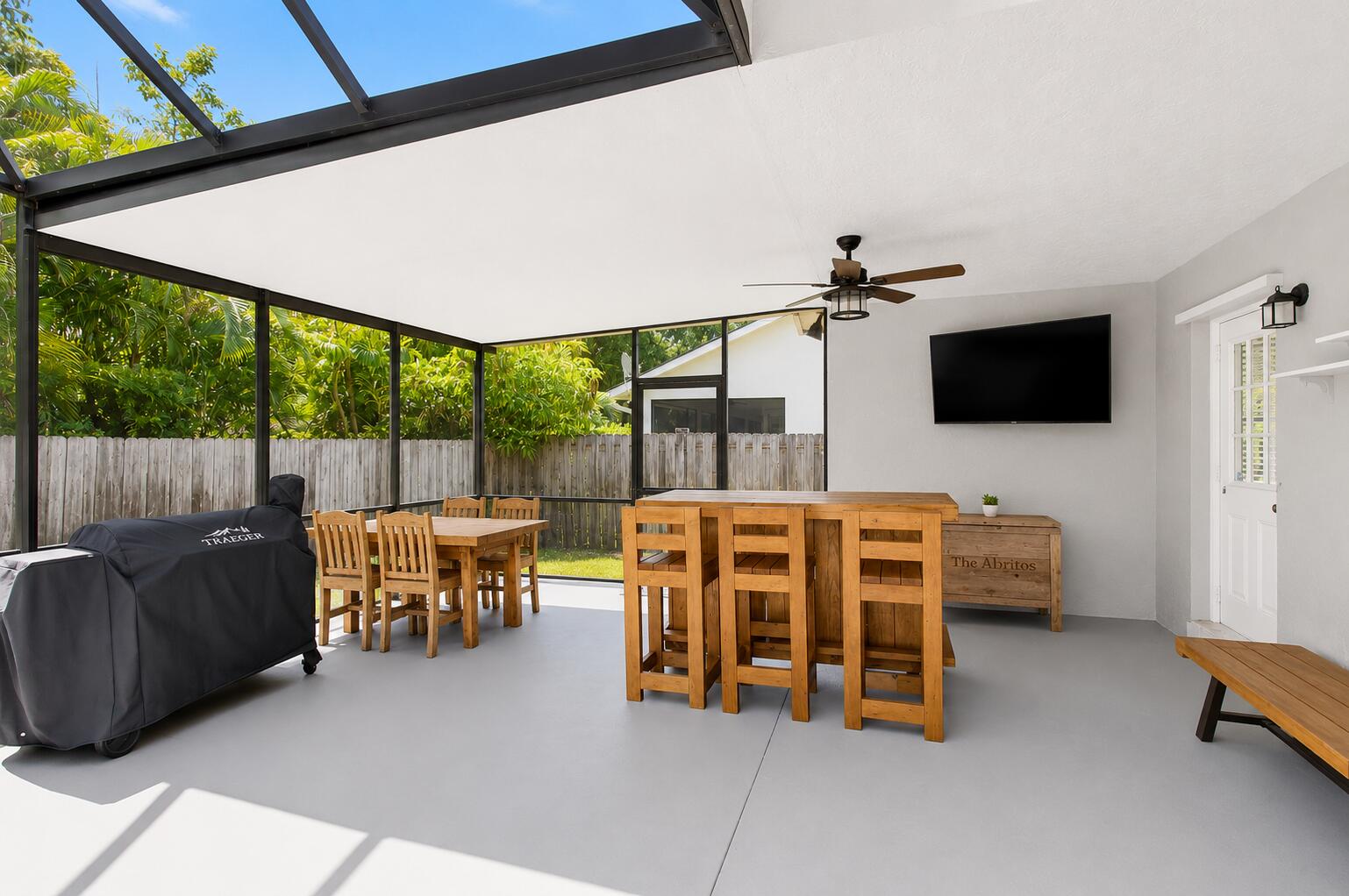 TROPIC PALMS - Residential