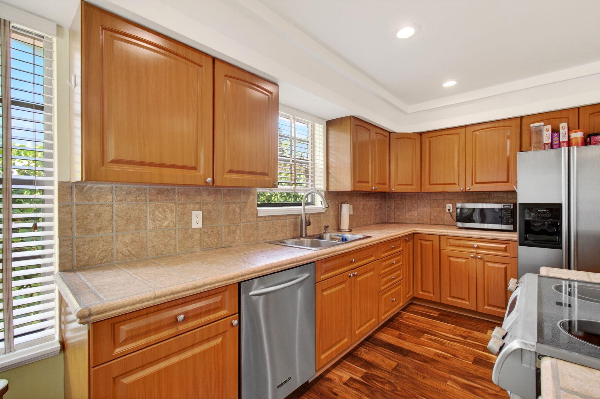 TROPIC PALMS - Residential