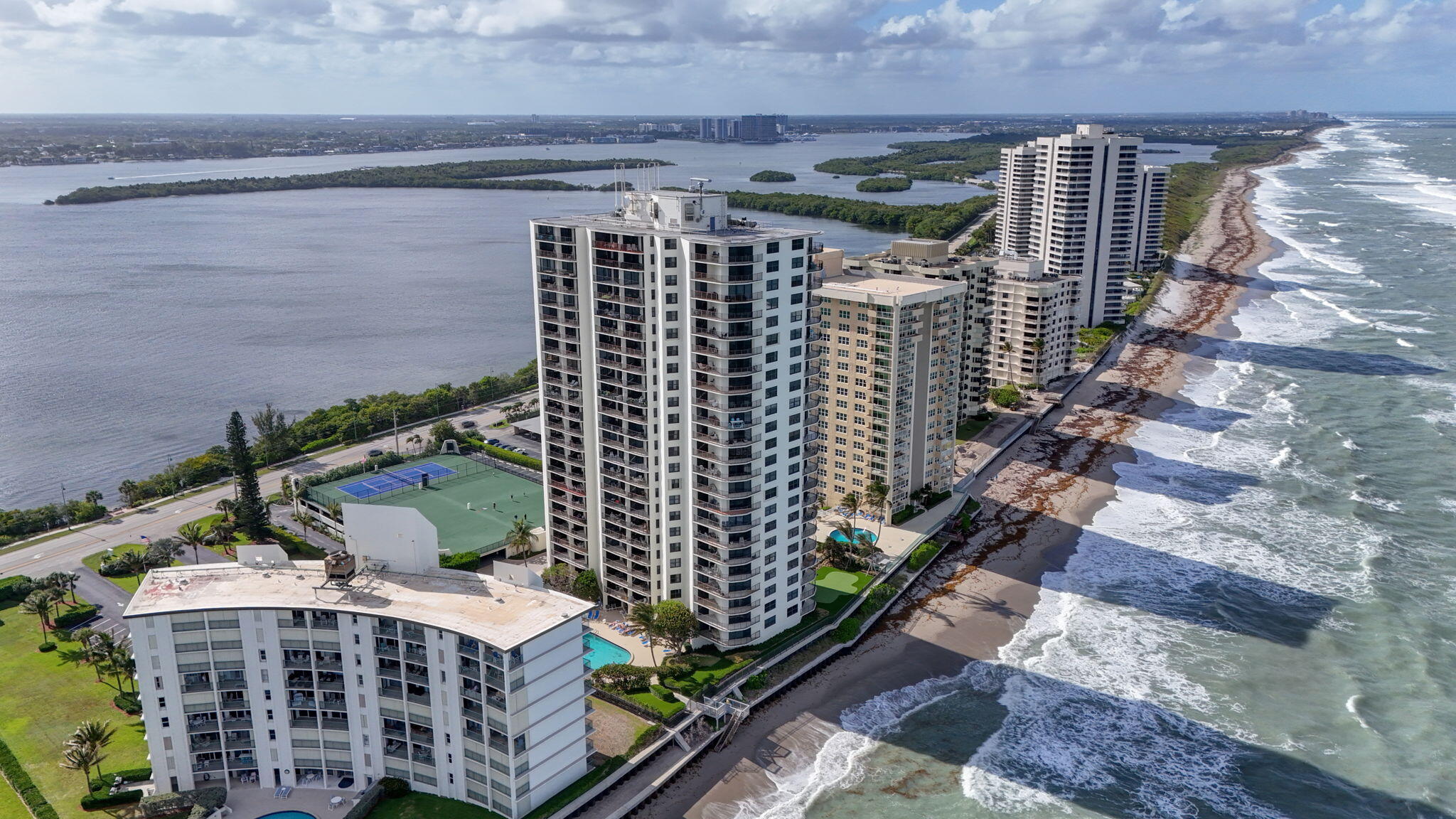 CONNEMARA CONDO - Residential