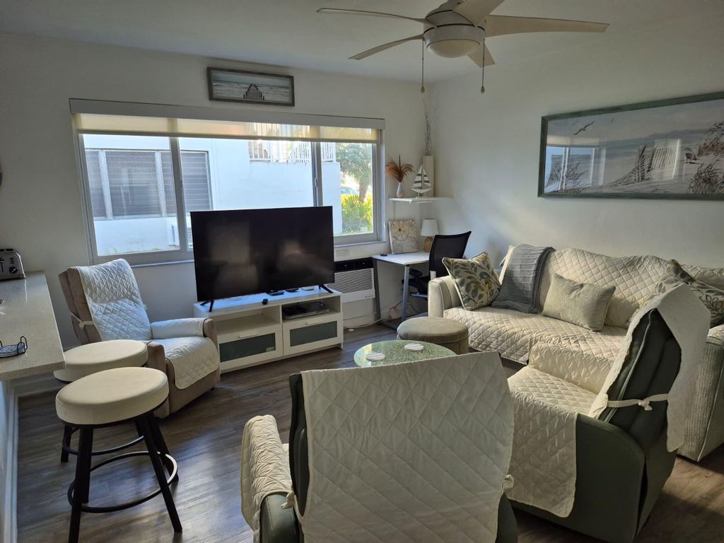 Photo of 624 Antioch Avenue #18, Fort Lauderdale, FL 33304 (MLS # B26016020)