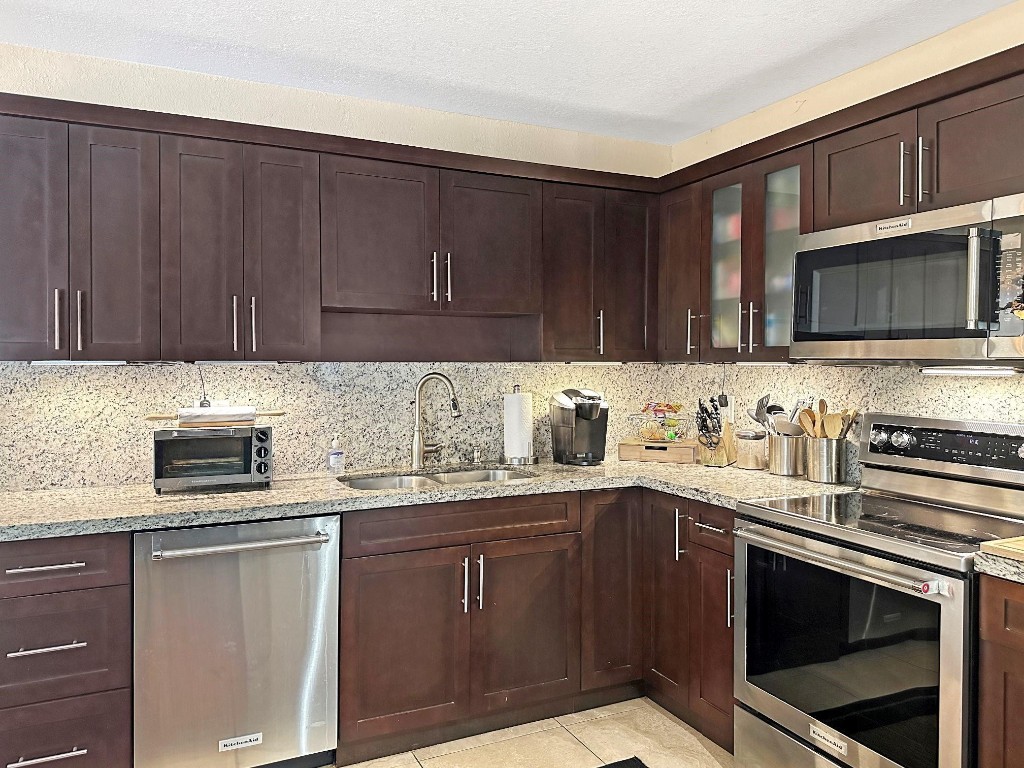 GARDEN ISLES SEC ONE - Residential Lease