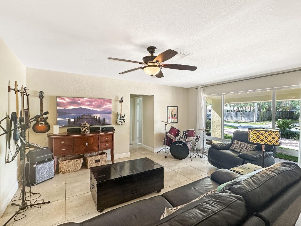 GARDEN ISLES SEC ONE - Residential Lease