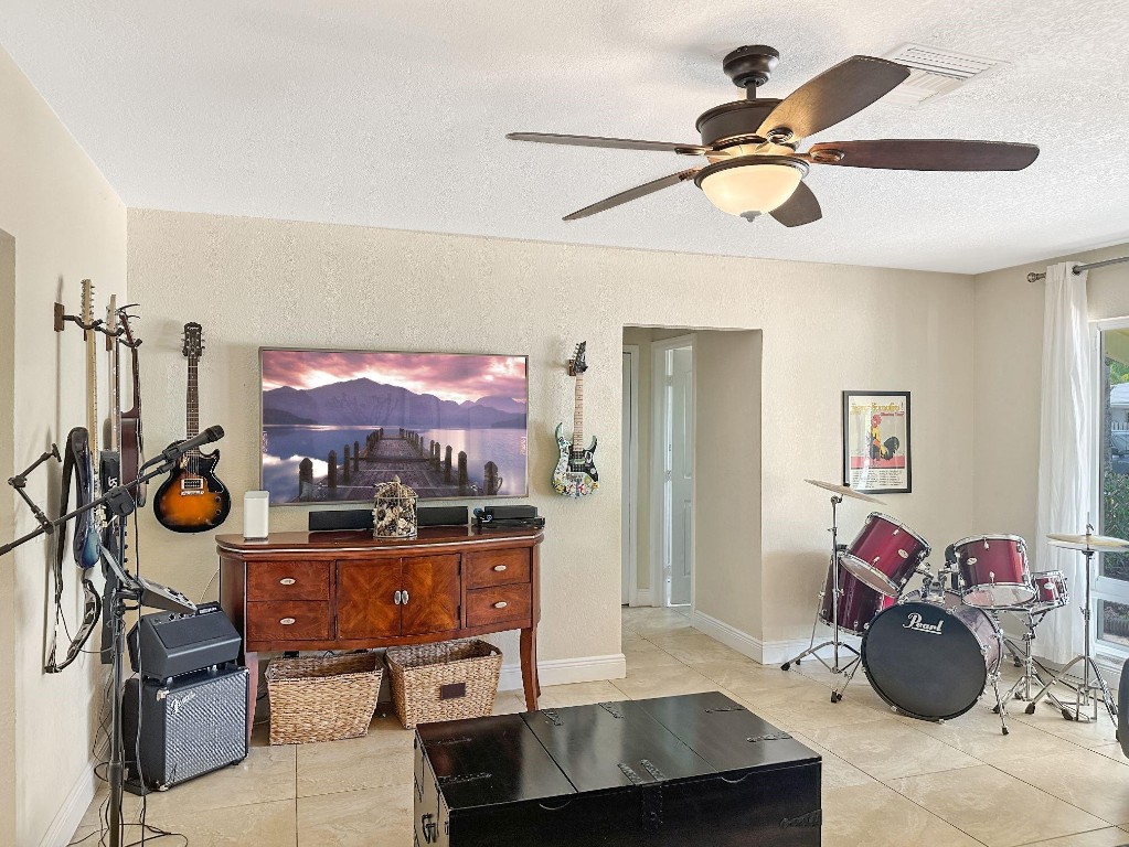 GARDEN ISLES SEC ONE - Residential Lease