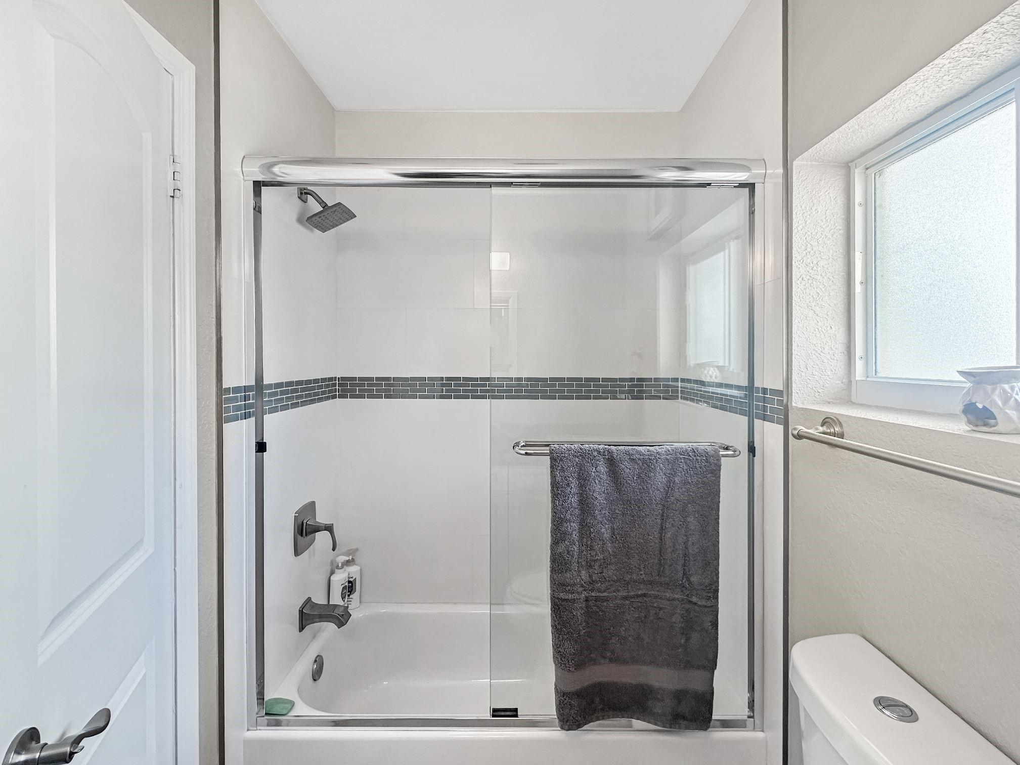 GARDEN ISLES SEC ONE - Residential Lease