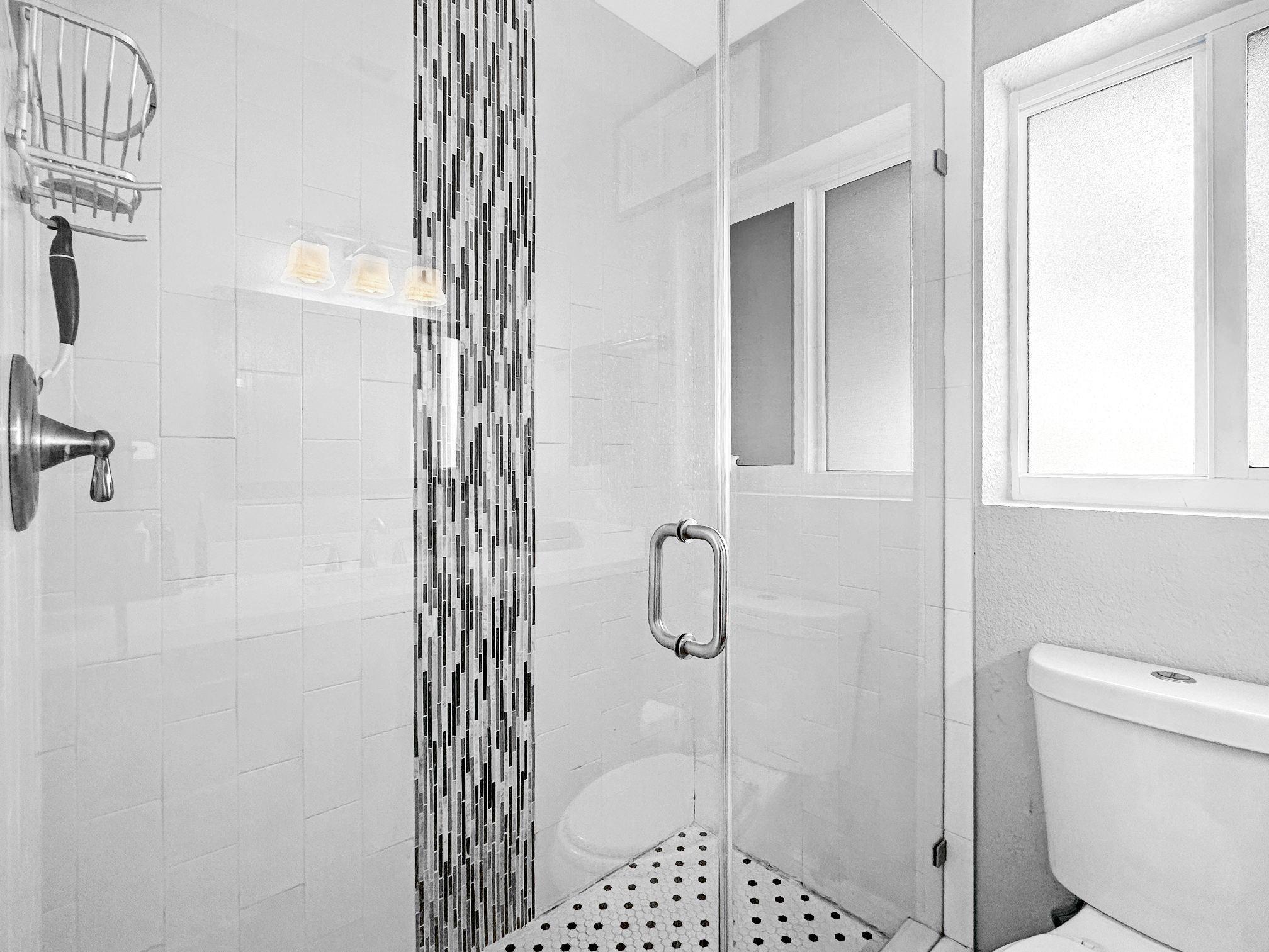 GARDEN ISLES SEC ONE - Residential Lease