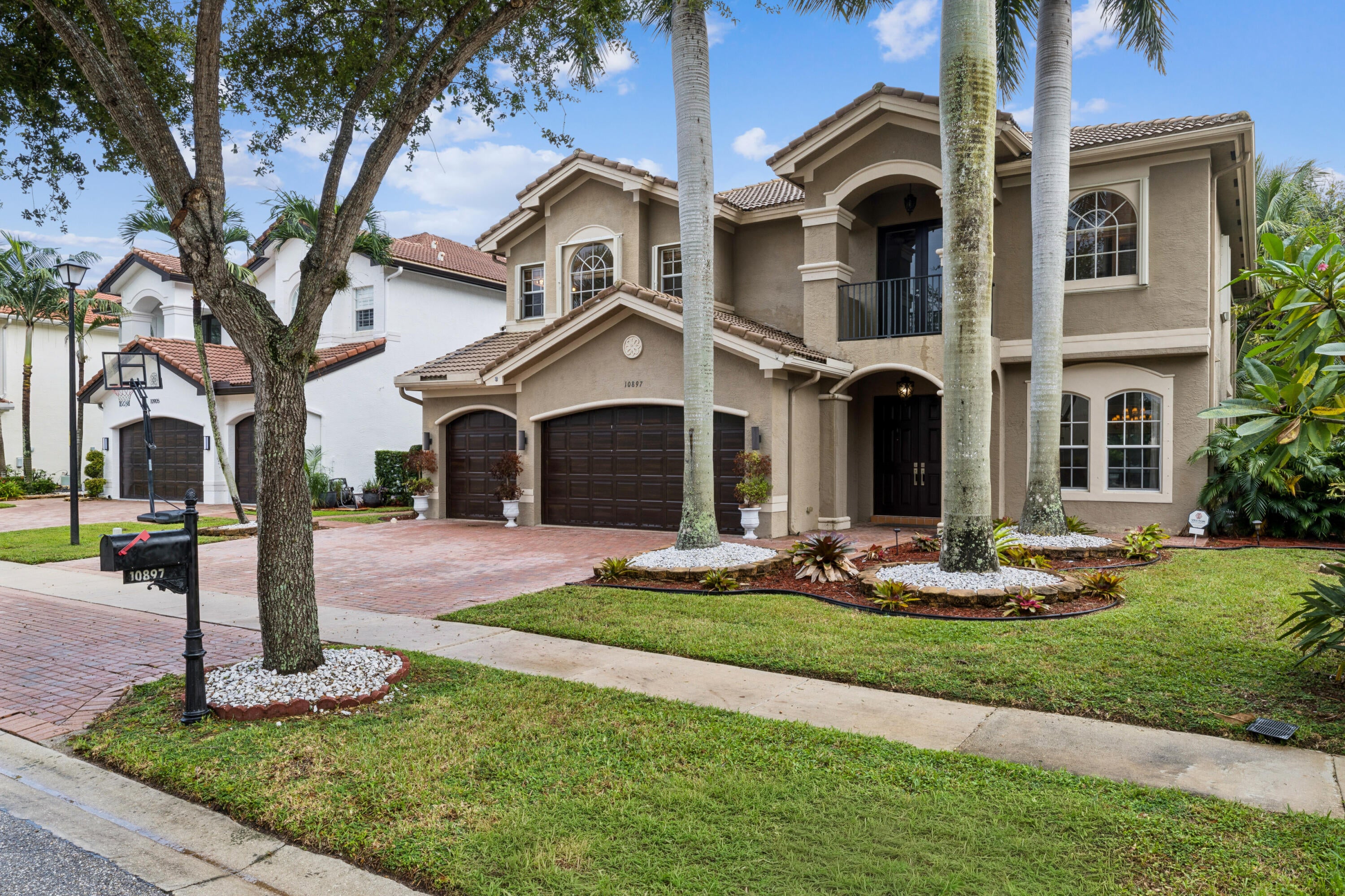 10897 SUNSET RIDGE Circle
