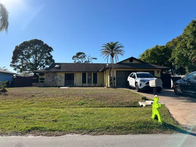 1552 SE Ladner Street