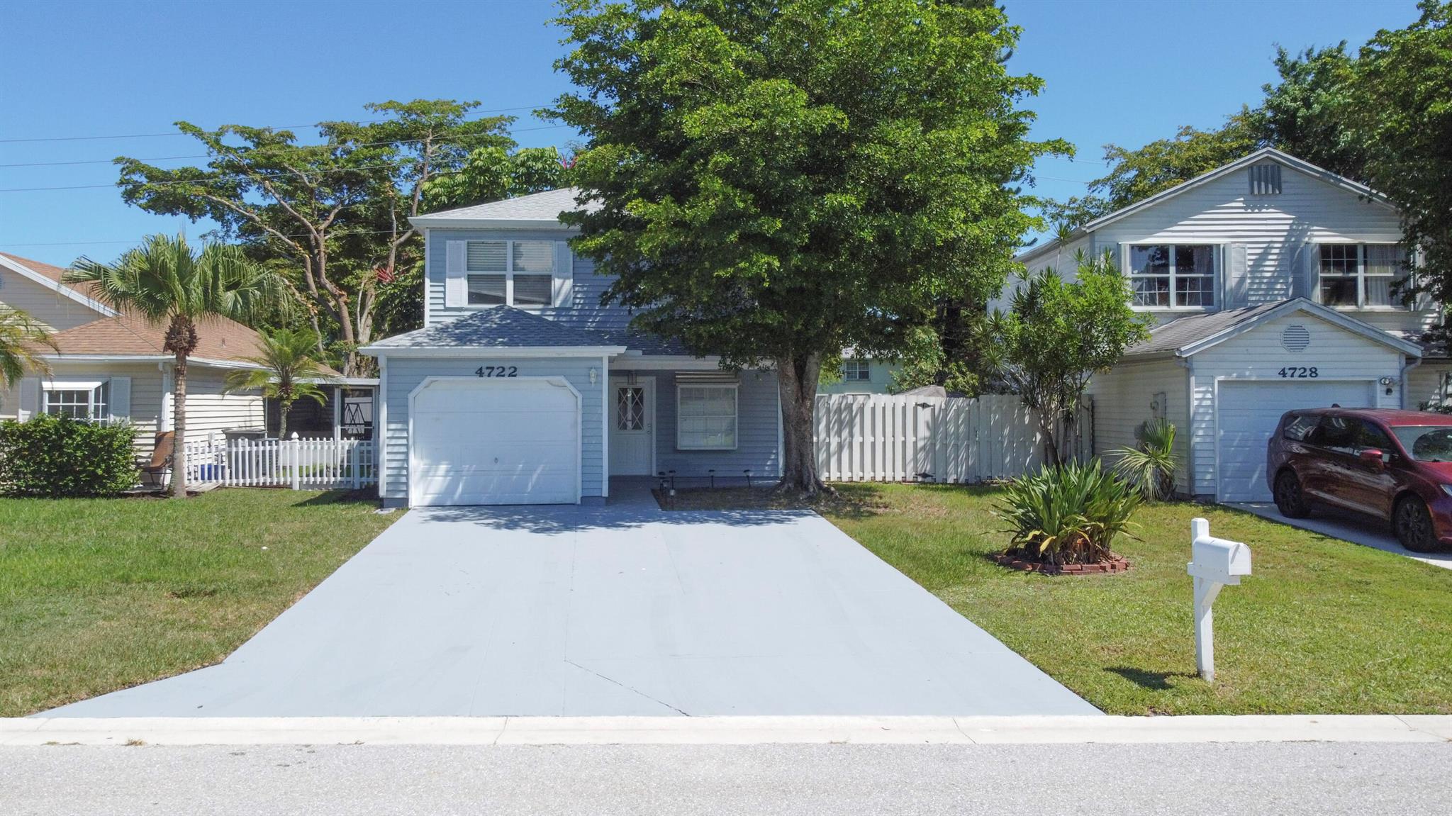 Beautiful, recently-renovated 3 Bedroom, 2.5 Bathroom home in the heart of West Palm Beach! This spacious property has been freshly painted and features new laminate flooring and a brand-new kitchen with quartz countertops and updated appliances. Enjoy split-level living with all 3 bedrooms and 2 full bathrooms upstairs. Conveniently located near top schools, shopping, and dining, this home also offers a fully-fenced in backyard and access to community pool and tennis courts. Call for your tour today!