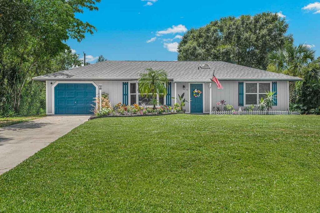 Photo of 7505 Fort Walton Avenue, Fort Pierce, FL 34951 (MLS # R10901562)