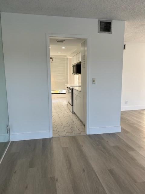 BRIDGEWOOD TOWNHOUSE CONDO - Residential Lease