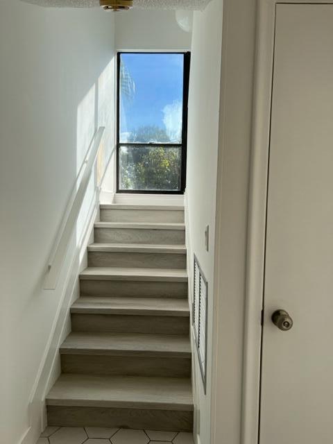 BRIDGEWOOD TOWNHOUSE CONDO - Residential Lease