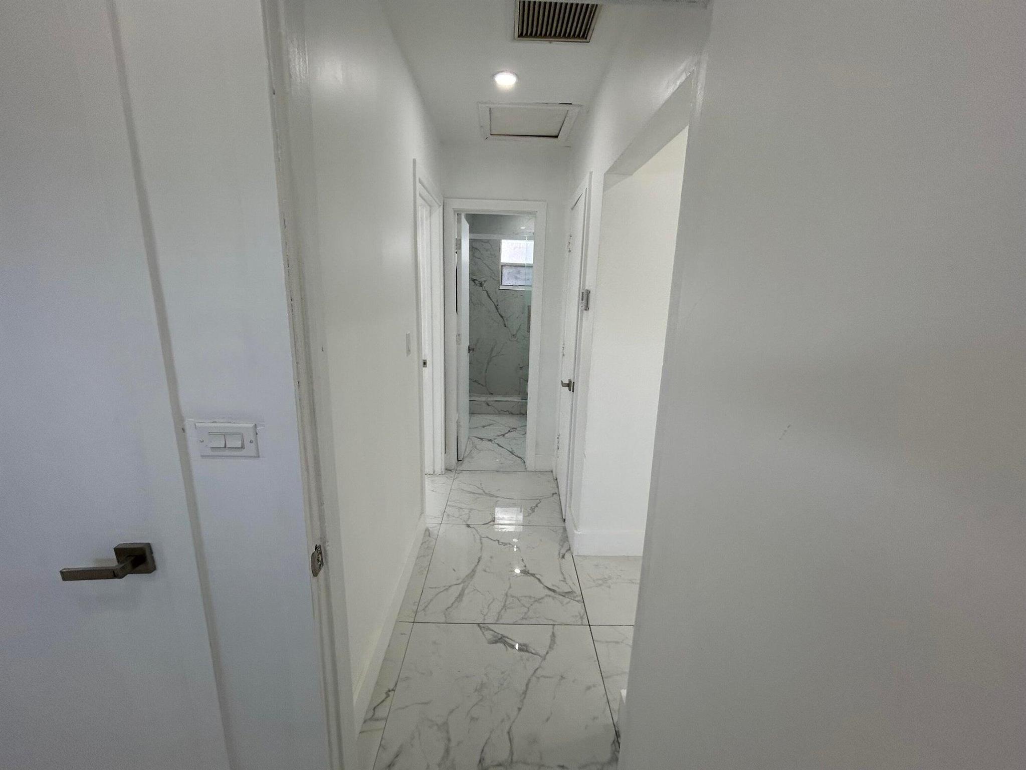 DAVIE HEIGHTS - Residential Lease