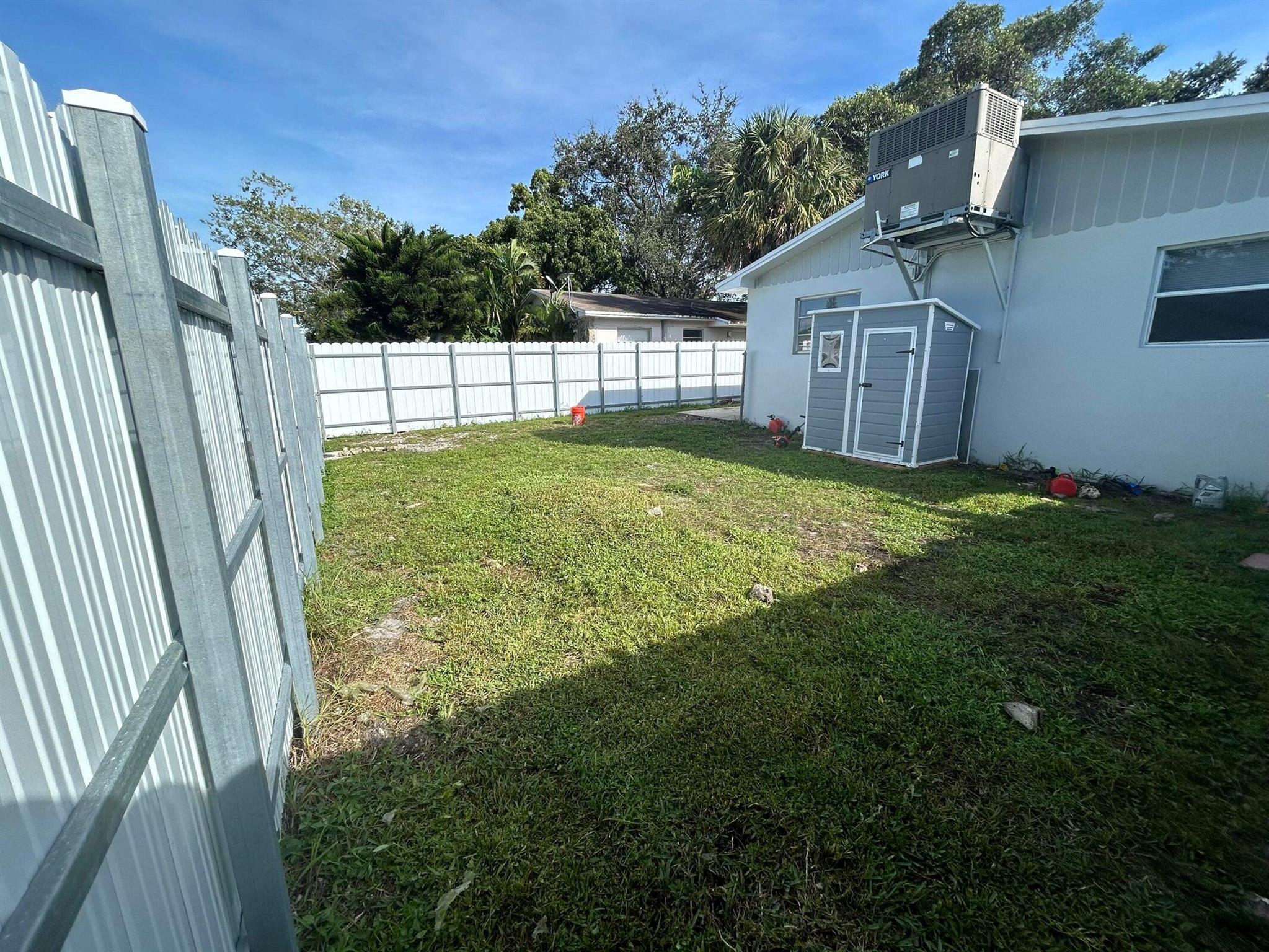 DAVIE HEIGHTS - Residential Lease