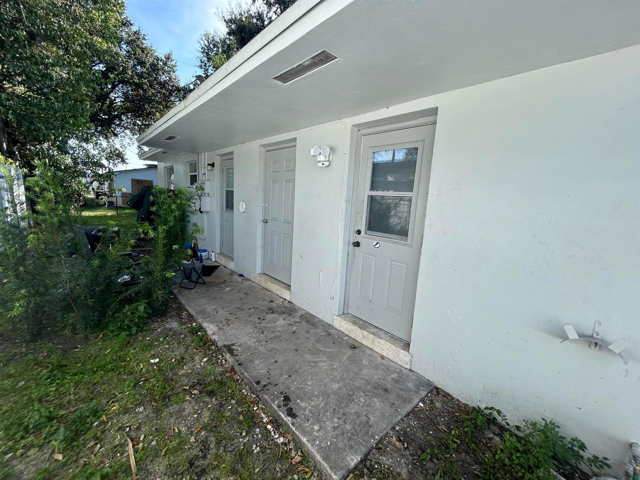 DAVIE HEIGHTS - Residential Lease