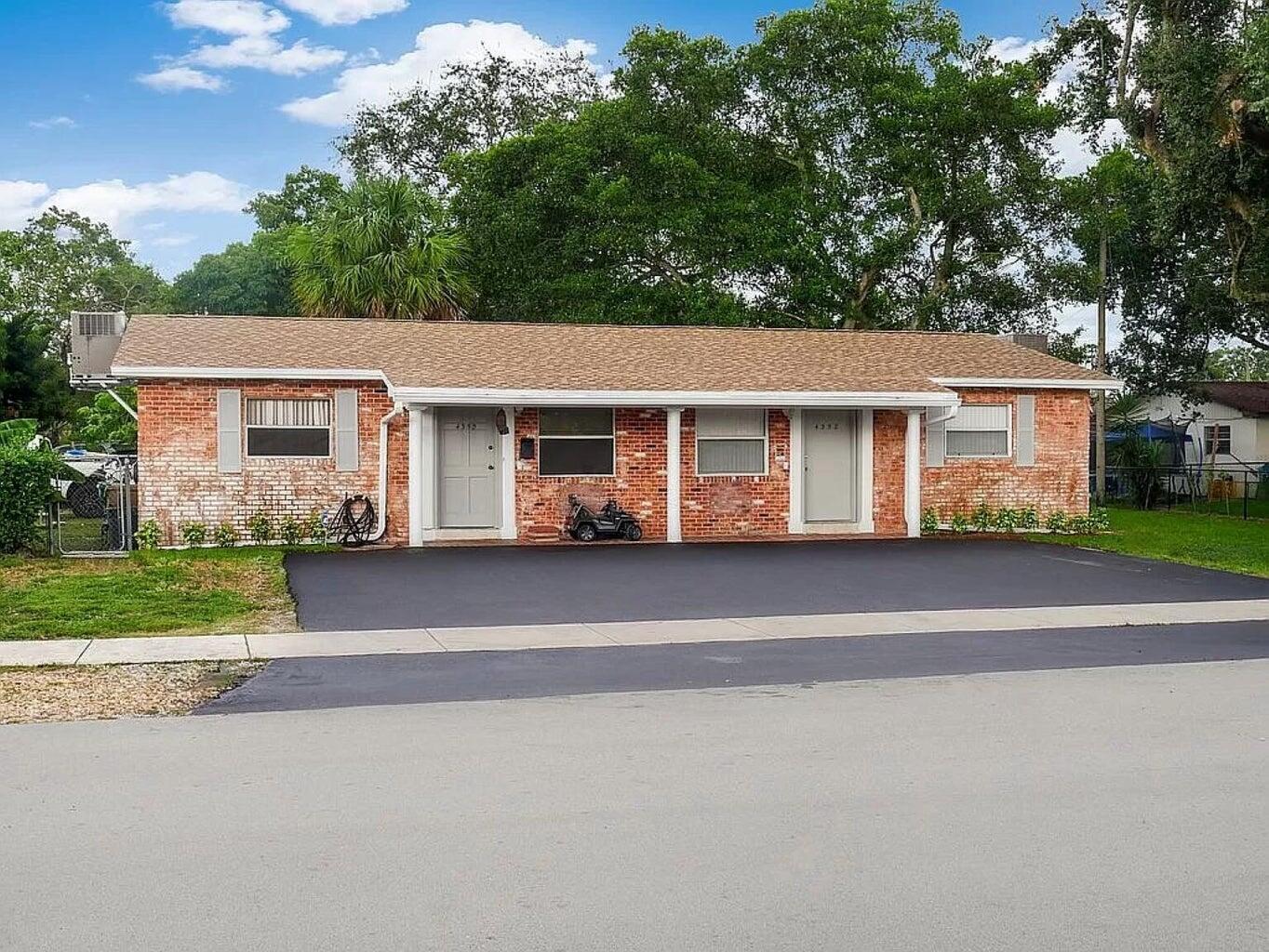 DAVIE HEIGHTS - Residential Lease