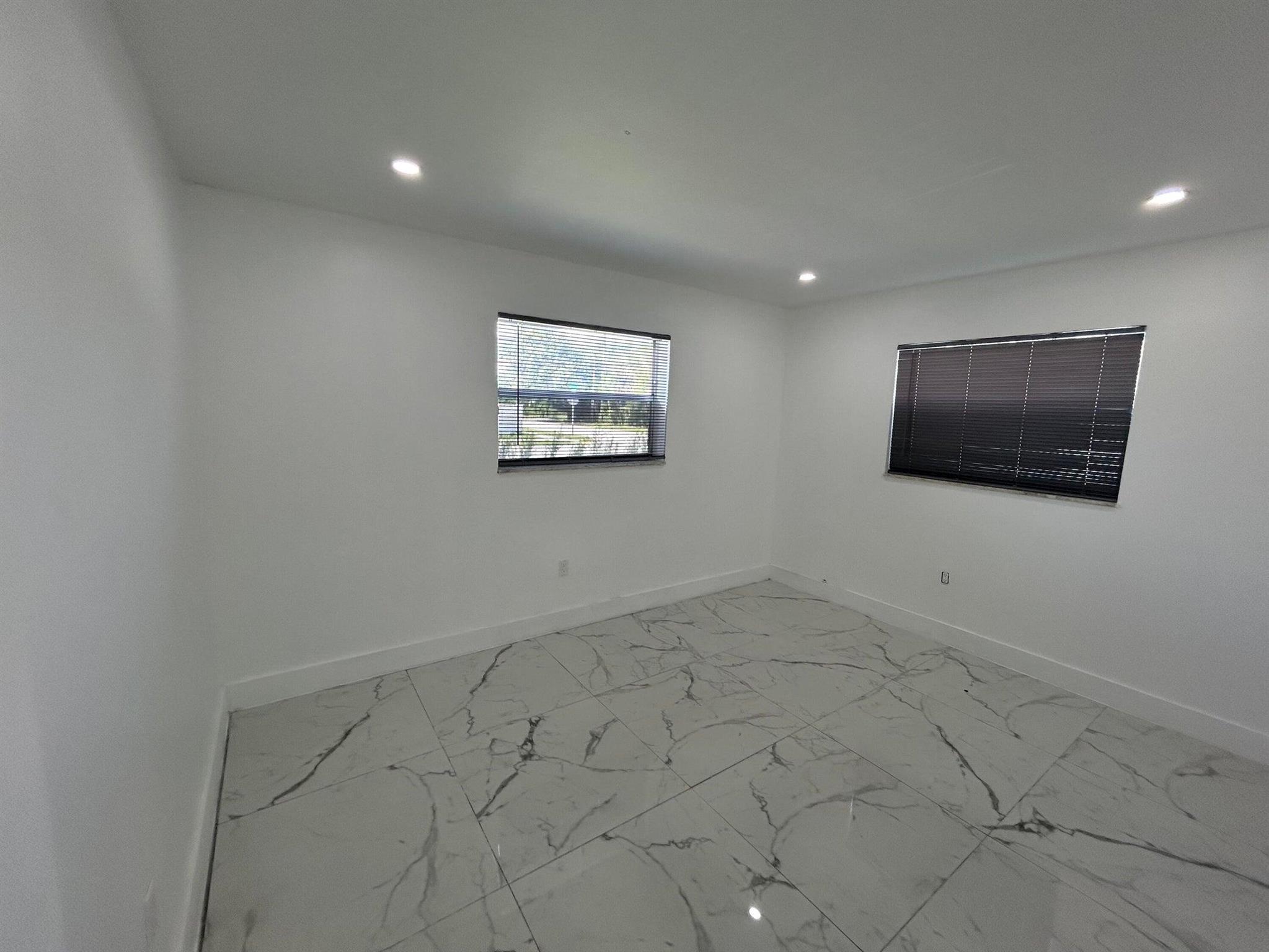 DAVIE HEIGHTS - Residential Lease