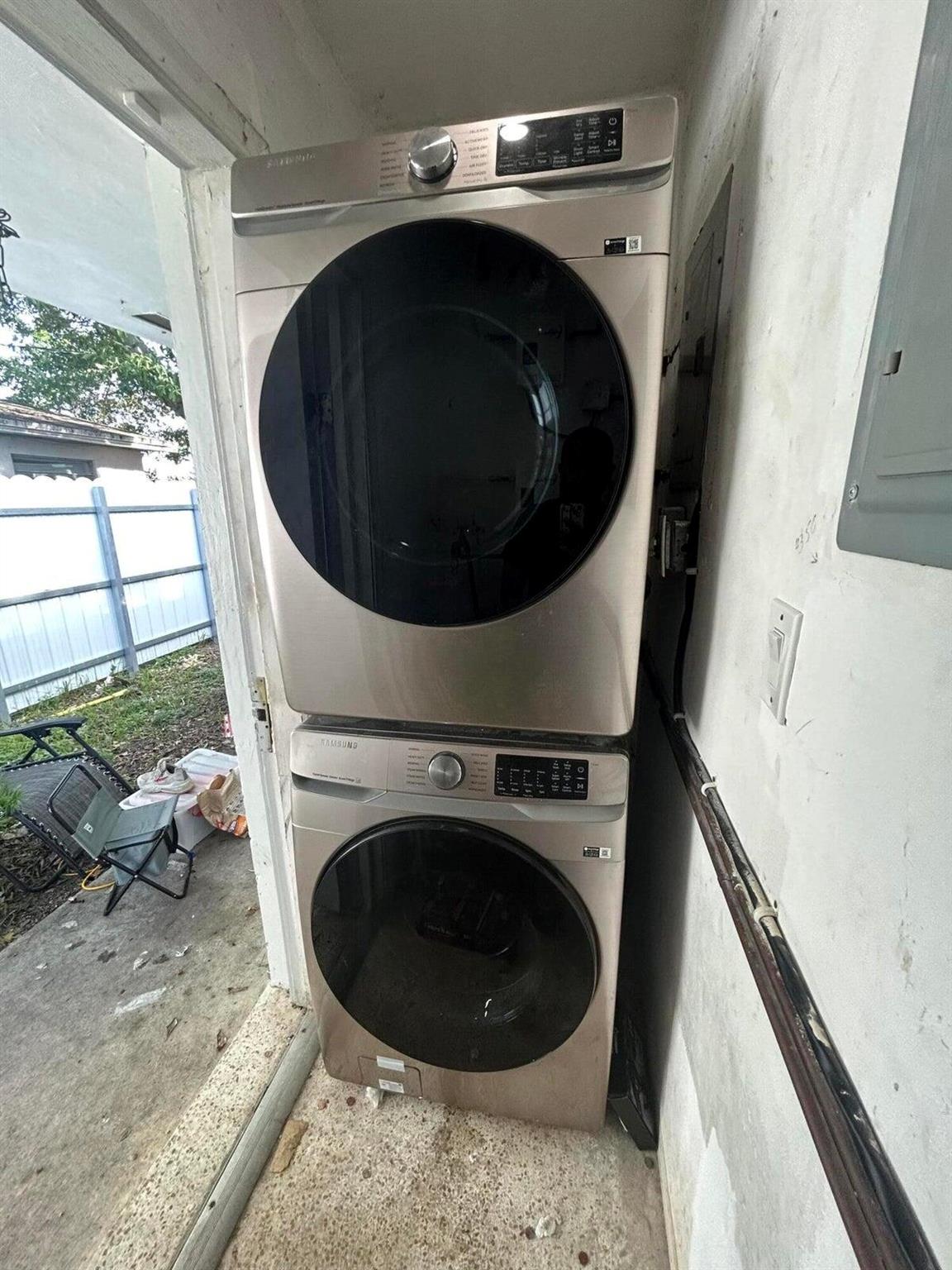 DAVIE HEIGHTS - Residential Lease