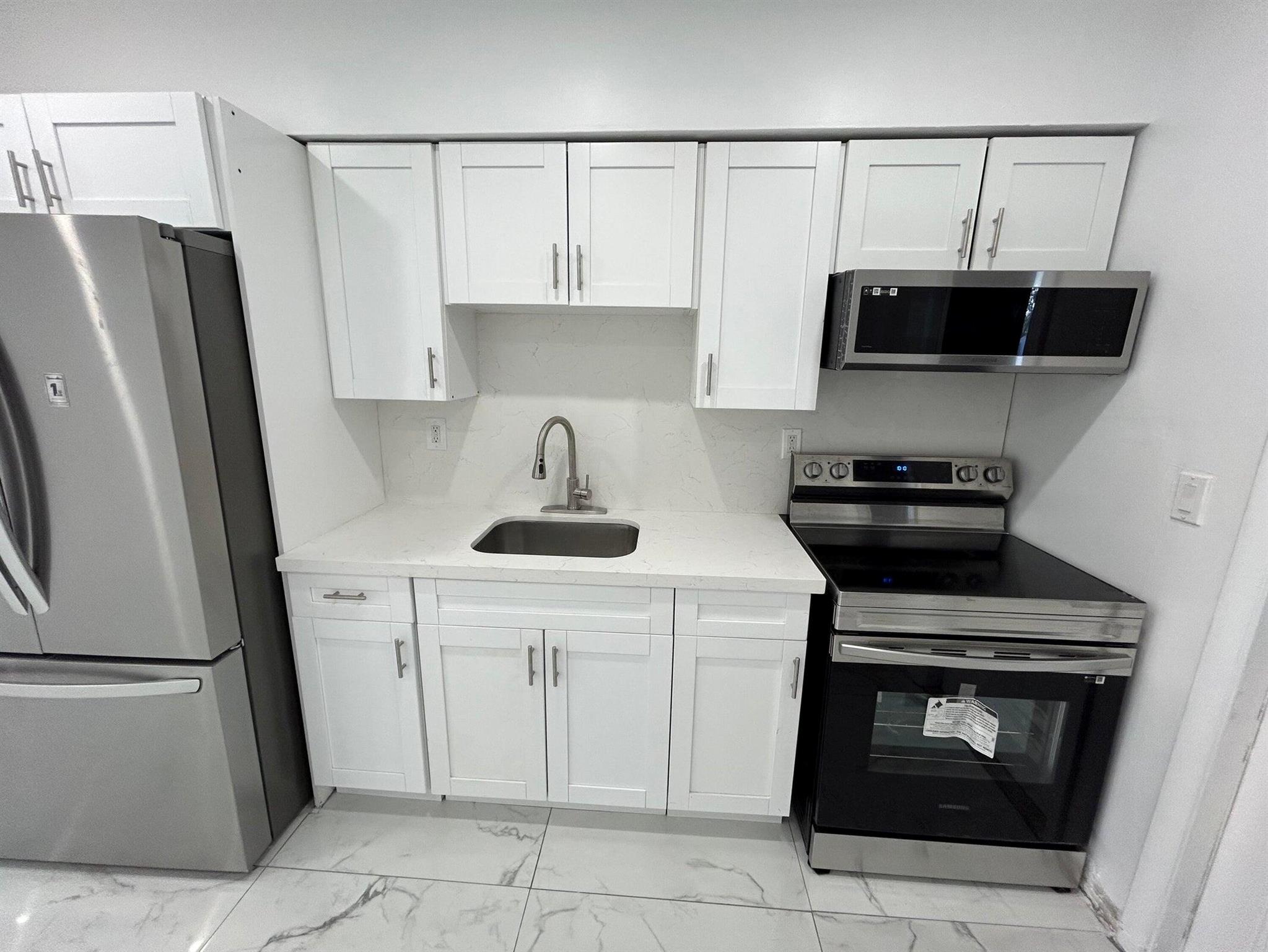 DAVIE HEIGHTS - Residential Lease