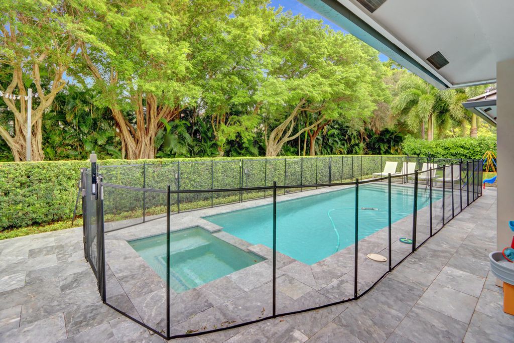 Photo of 5789 Hamilton Way, Boca Raton, FL 33496 (MLS # B26001346)