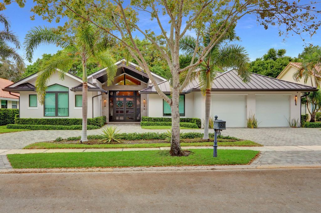 Photo of 5789 Hamilton Way, Boca Raton, FL 33496 (MLS # B26001346)