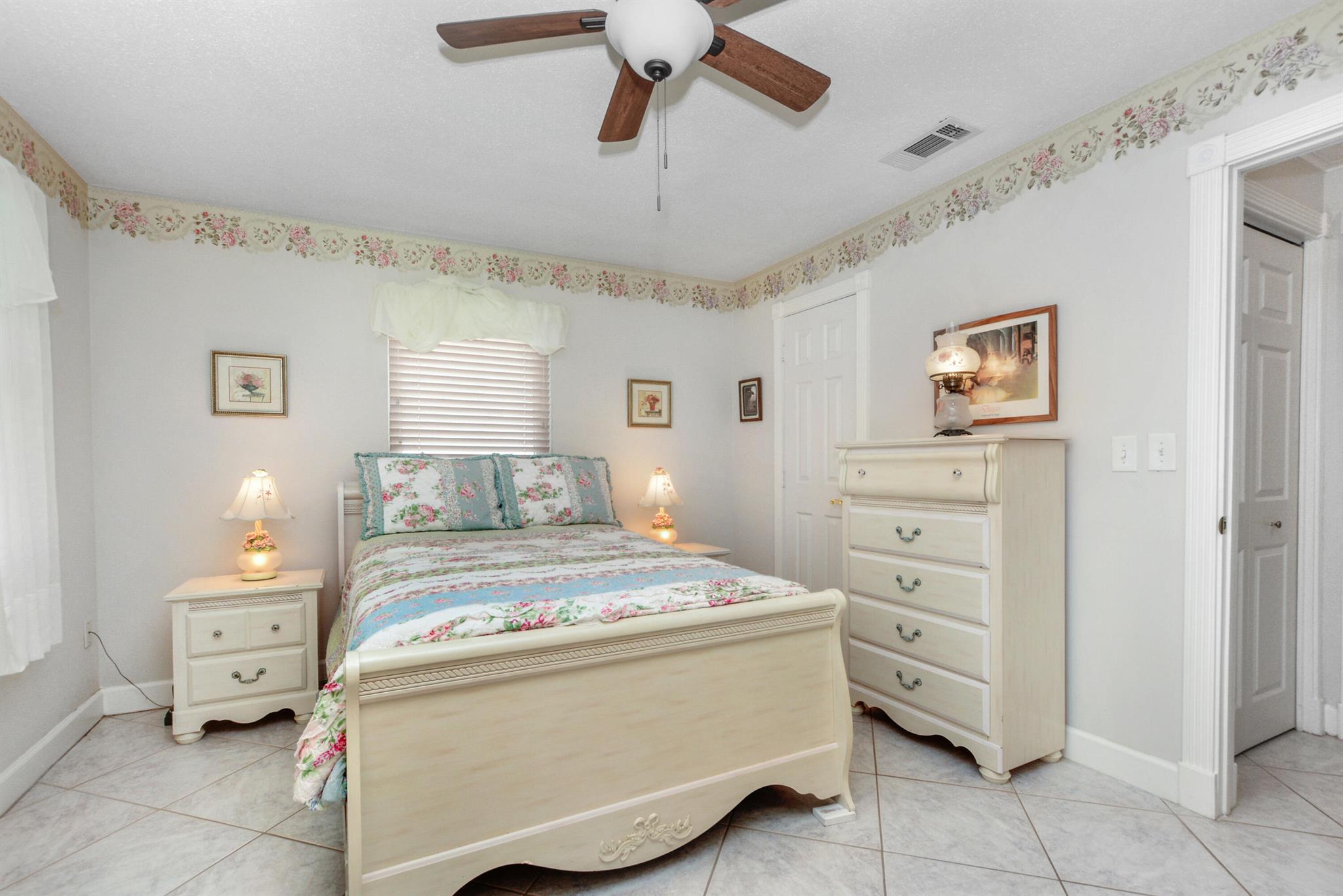 PALM BEACH LEISUREVILLE - Residential