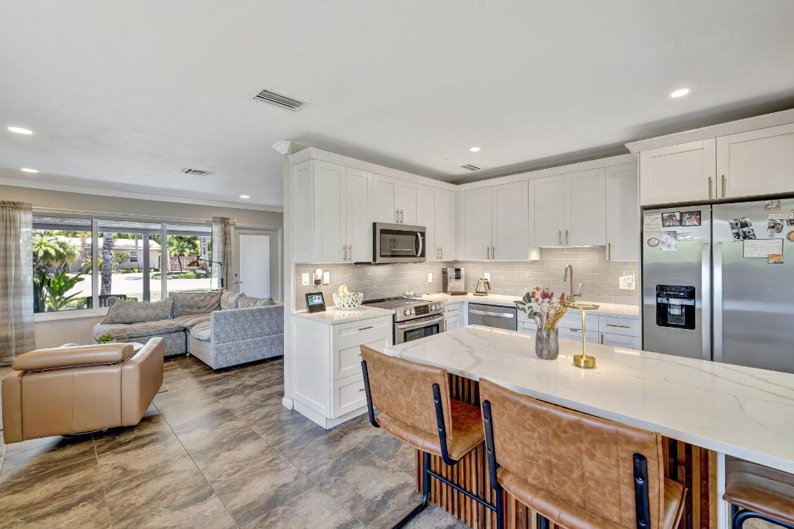 SUNSET MANORS - Residential