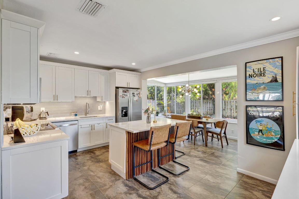 SUNSET MANORS - Residential