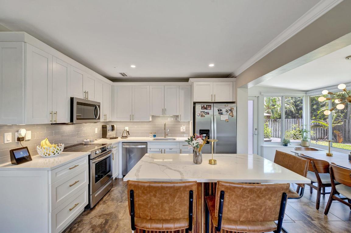 SUNSET MANORS - Residential