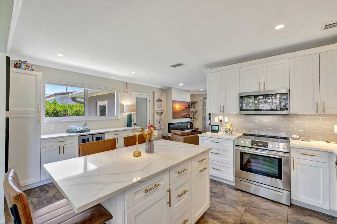 SUNSET MANORS - Residential