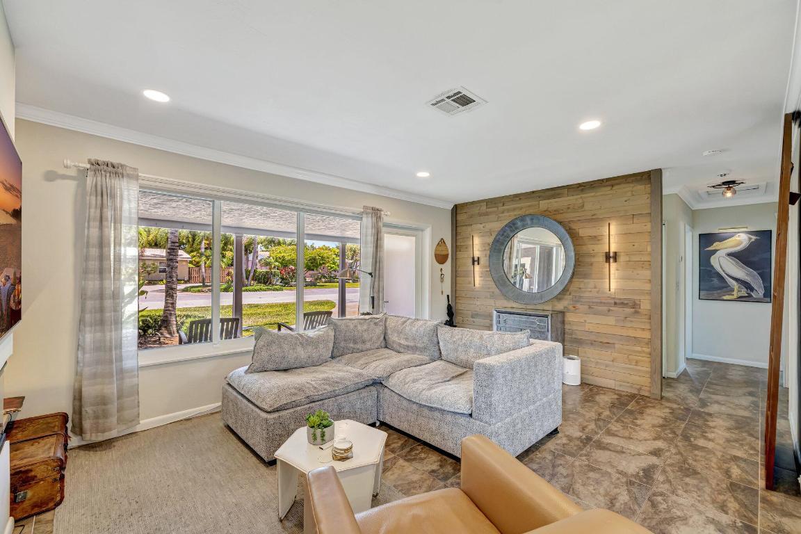 SUNSET MANORS - Residential