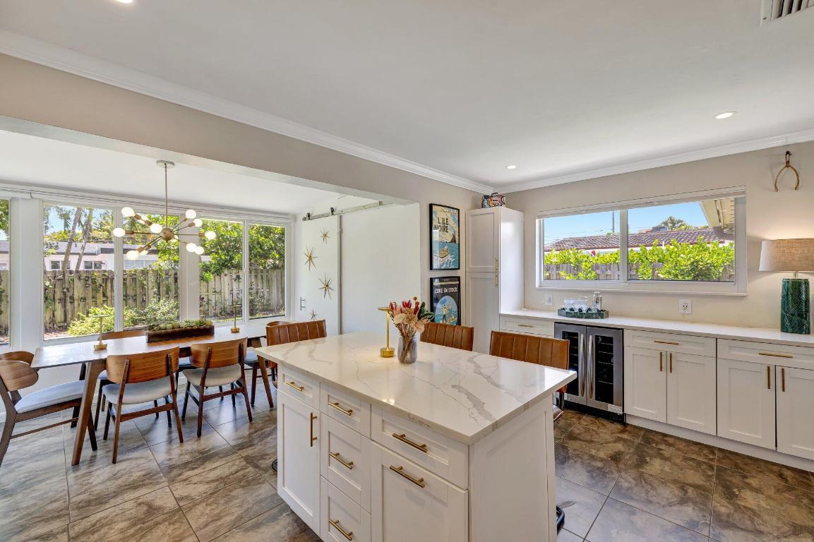 SUNSET MANORS - Residential