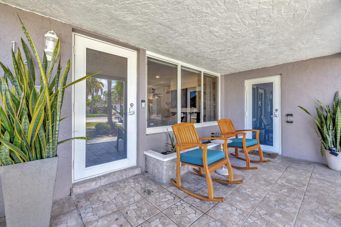 SUNSET MANORS - Residential