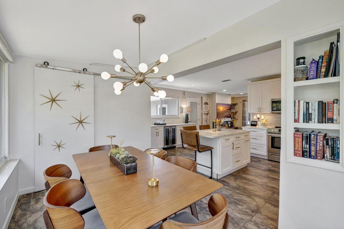 SUNSET MANORS - Residential