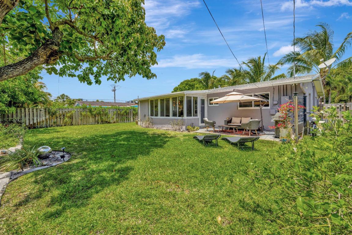 SUNSET MANORS - Residential