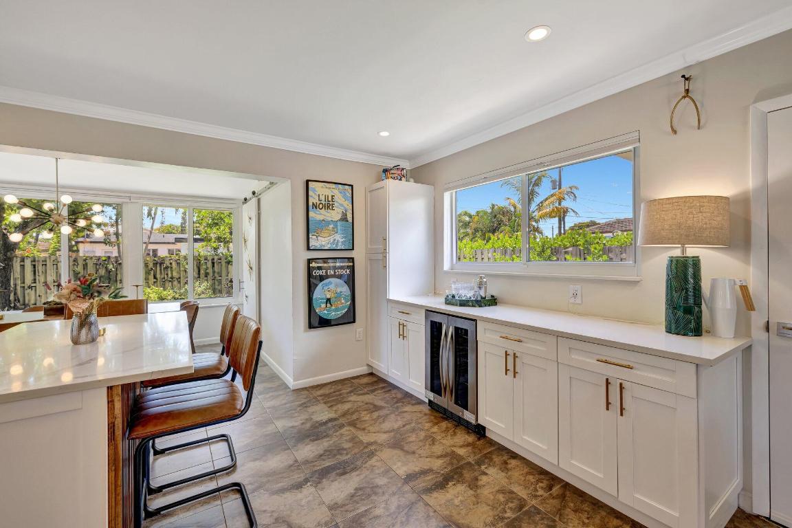 SUNSET MANORS - Residential