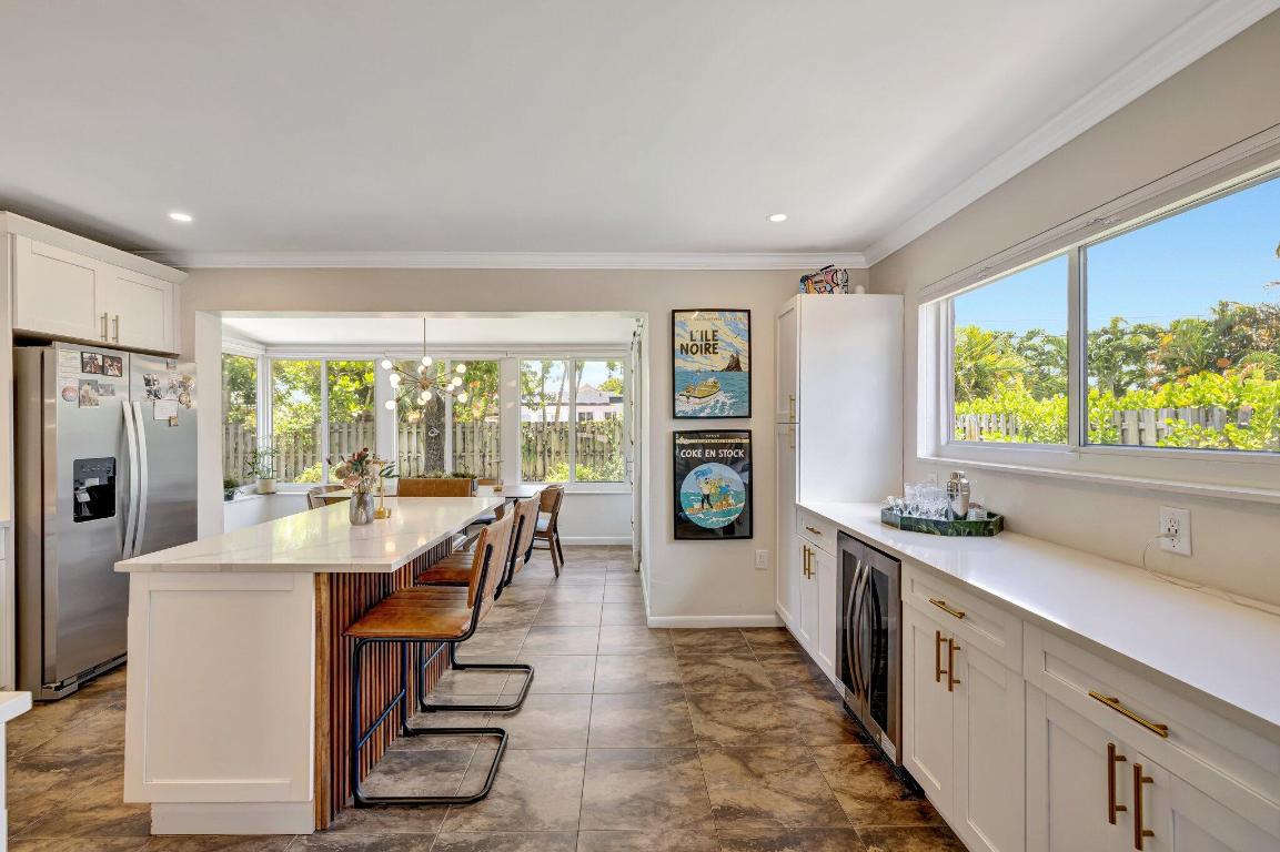 SUNSET MANORS - Residential