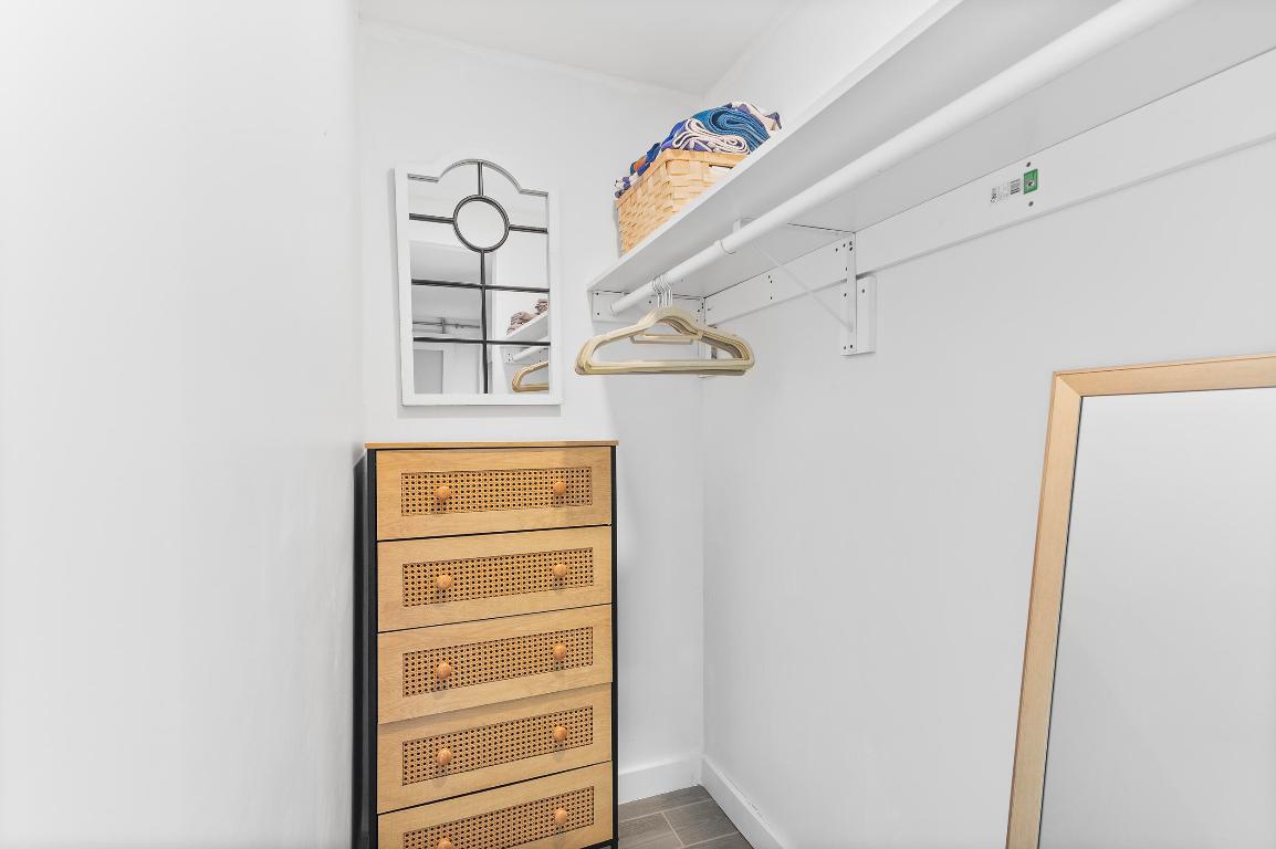 SUNSET MANORS - Residential