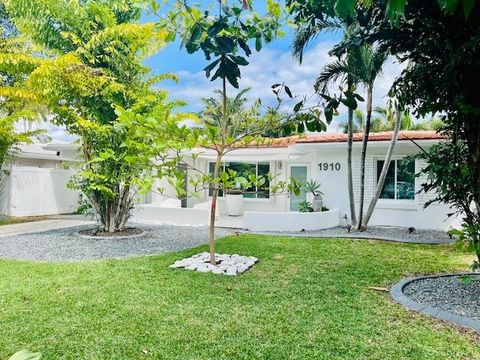 1910 NE 17th Ter Fort Lauderdale FL 33305