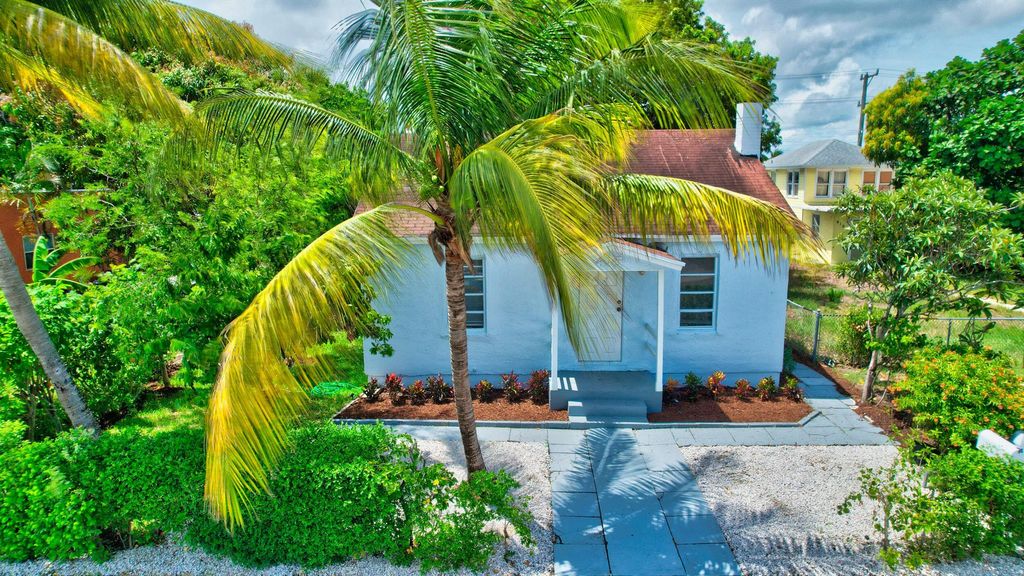 Photo of 415 N H Street, Lake Worth Beach, FL 33460 (MLS # R10992983)