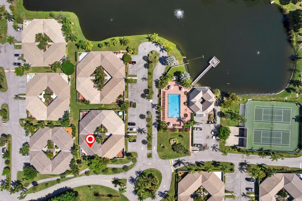 Photo of 1127 E Seminole Avenue #8d, Jupiter, FL 33477 (MLS # R11128780)