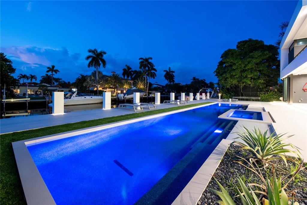 LAS OLAS SEVEN ISLES - Residential