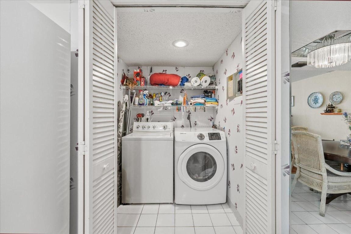 BLDG 6 OF COUNTRY CLUB APTS AT - Residential