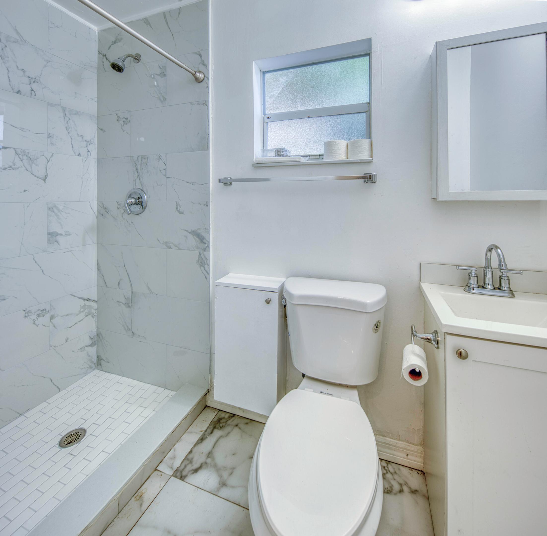 LAKE WORTH TOWN OF - Residential Lease