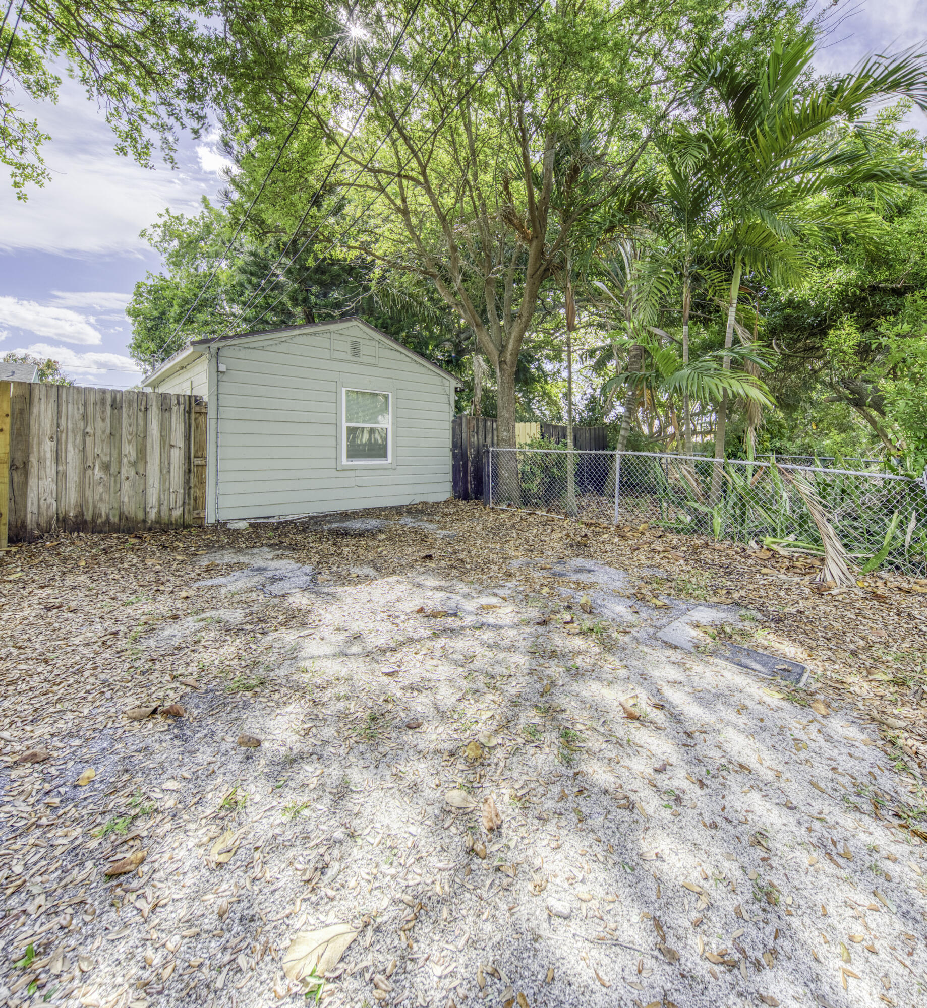 LAKE WORTH TOWN OF - Residential Lease