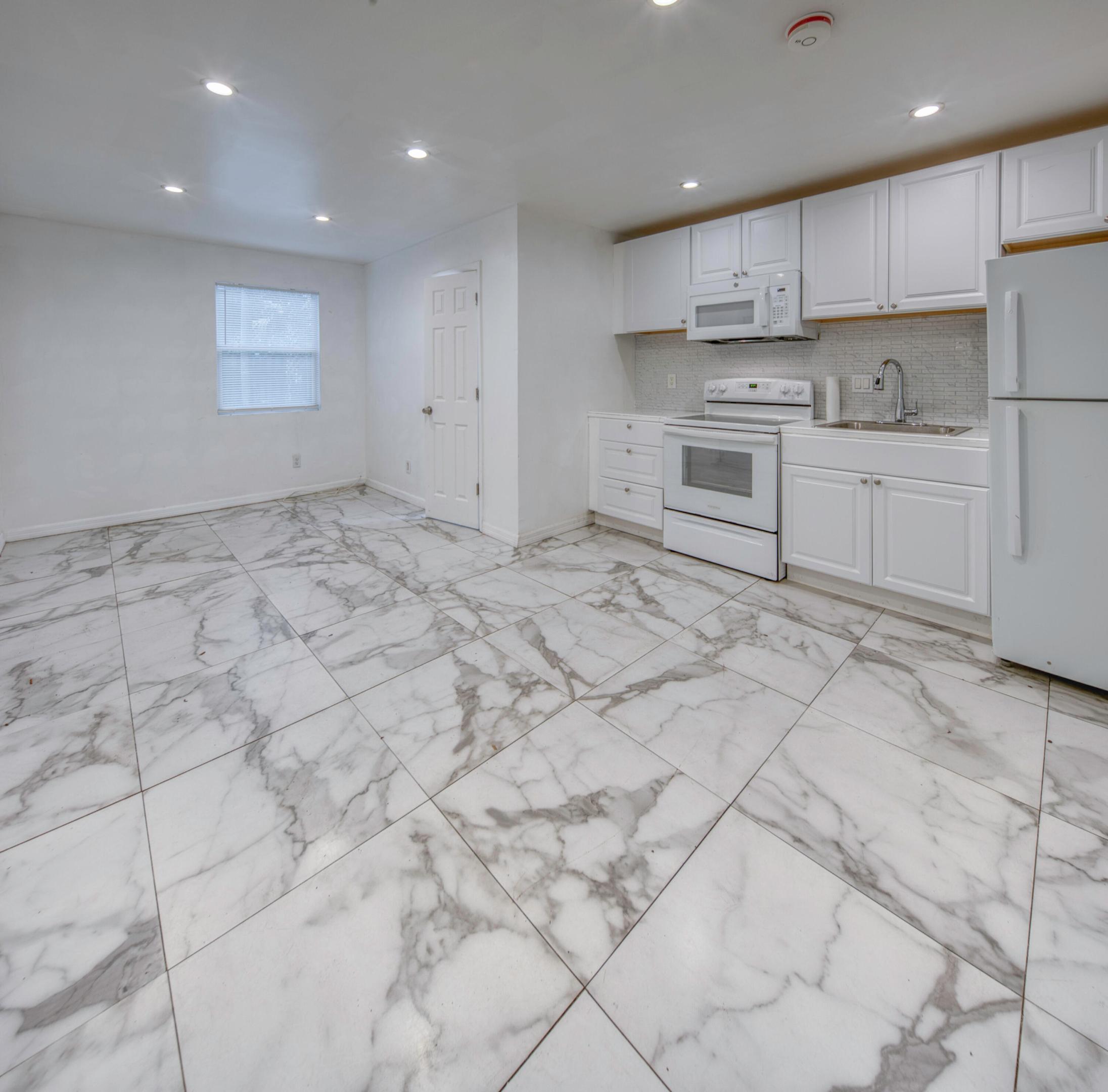 LAKE WORTH TOWN OF - Residential Lease